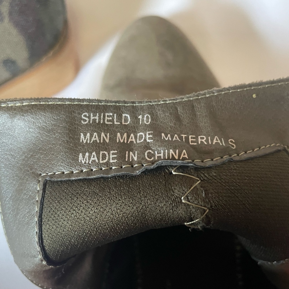 EUC Boutique Corky’s Camouflage Ankle Boots - Picture 2 of 8